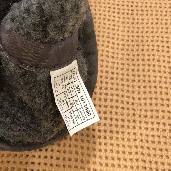 UGG boots - Picture 7 of 8